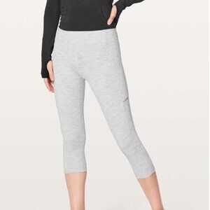 Lululemon Speed Up Crop 21' Size 6 Wee Are From Space Grey Striped